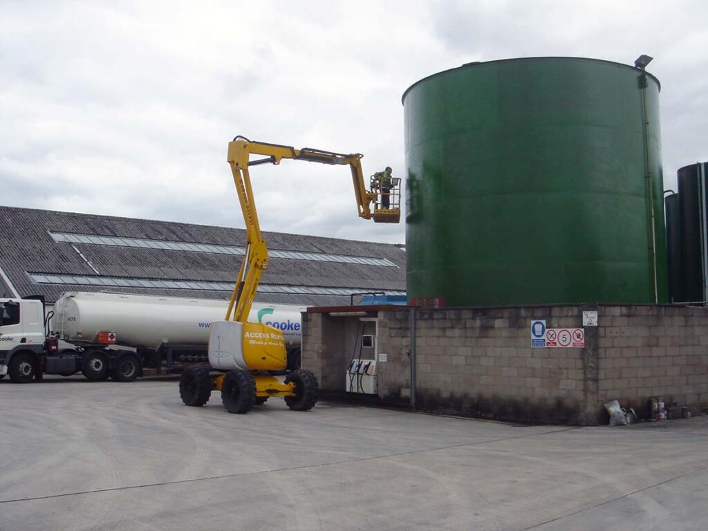 industrial fuel tank painting