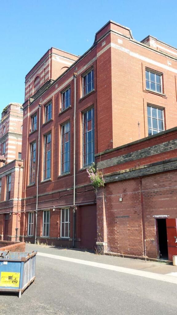 leigh spinners mill roofing repair lead work