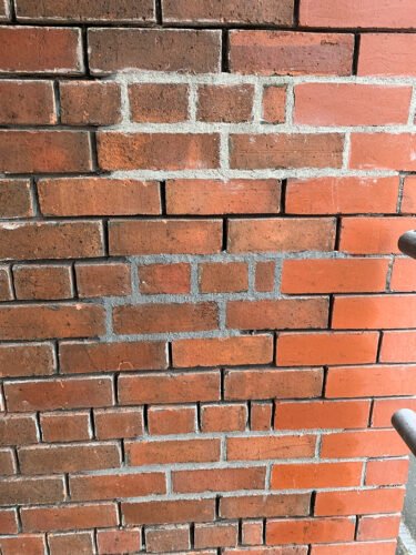 A comparison of the different lime mixes tested on the brickwork
